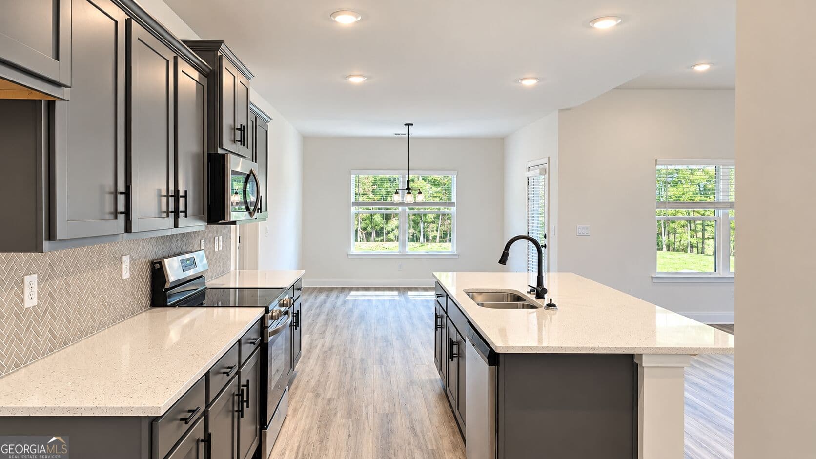 4 bedroom, 3 bathroom, 2,620 sq ft single family residence for sale at 301 Basin Way, Macon, GA 31220 — photo 6