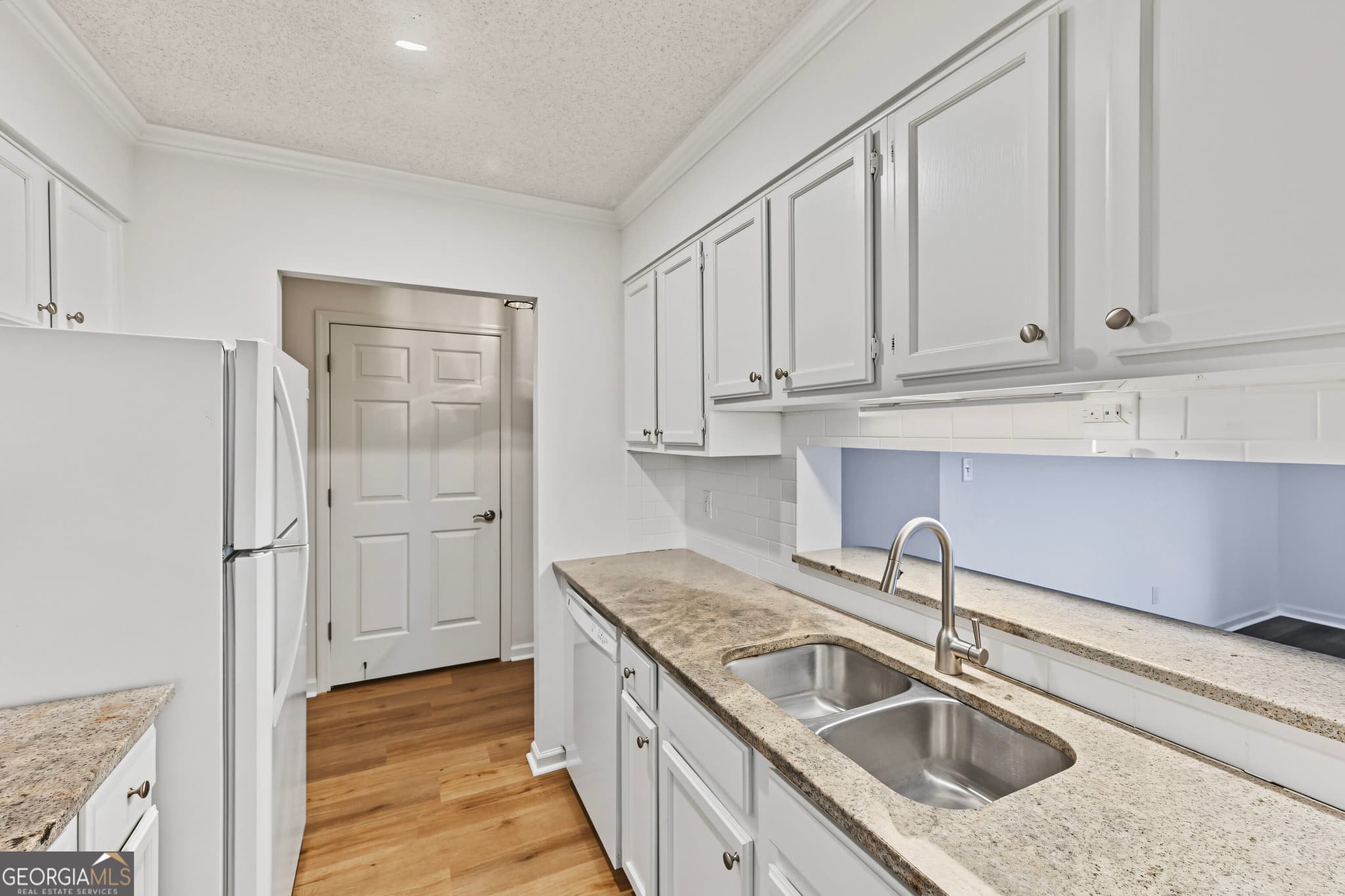 1 bedroom, 1 bathroom, 760 sq ft condominium for sale at 300 Johnson Ferry Road B512, Atlanta, GA 30328 — photo 4