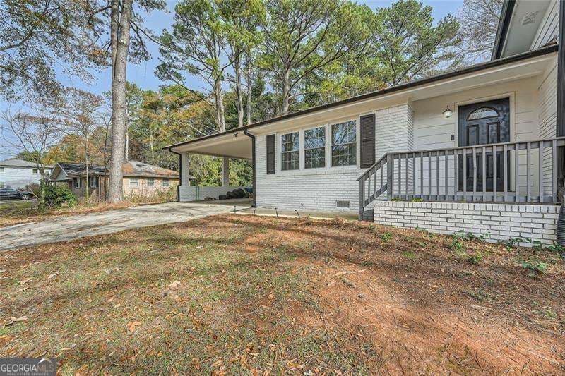 5 bedroom, 3 bathroom, 2,403 sq ft single family residence for sale at 4809 Hemlock Drive, Austell, GA 30106 — photo 2