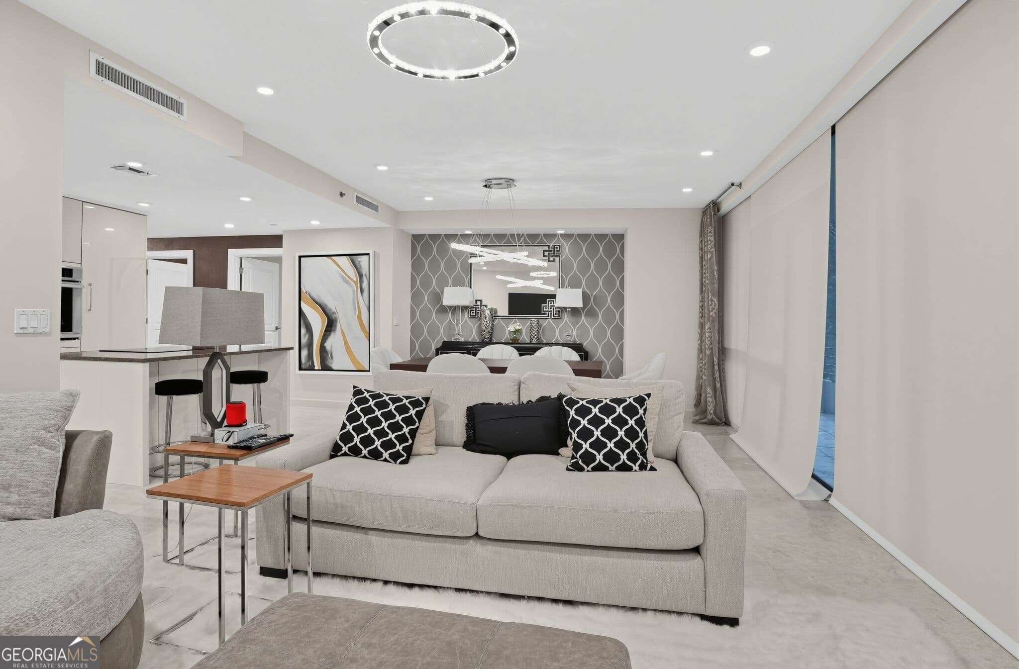 2 bedroom, 2.5 bathroom, 1,703 sq ft condominium for rent at 700 Park Regency Place APT 604, Atlanta, GA 30326 for $6,300 a month — photo 9