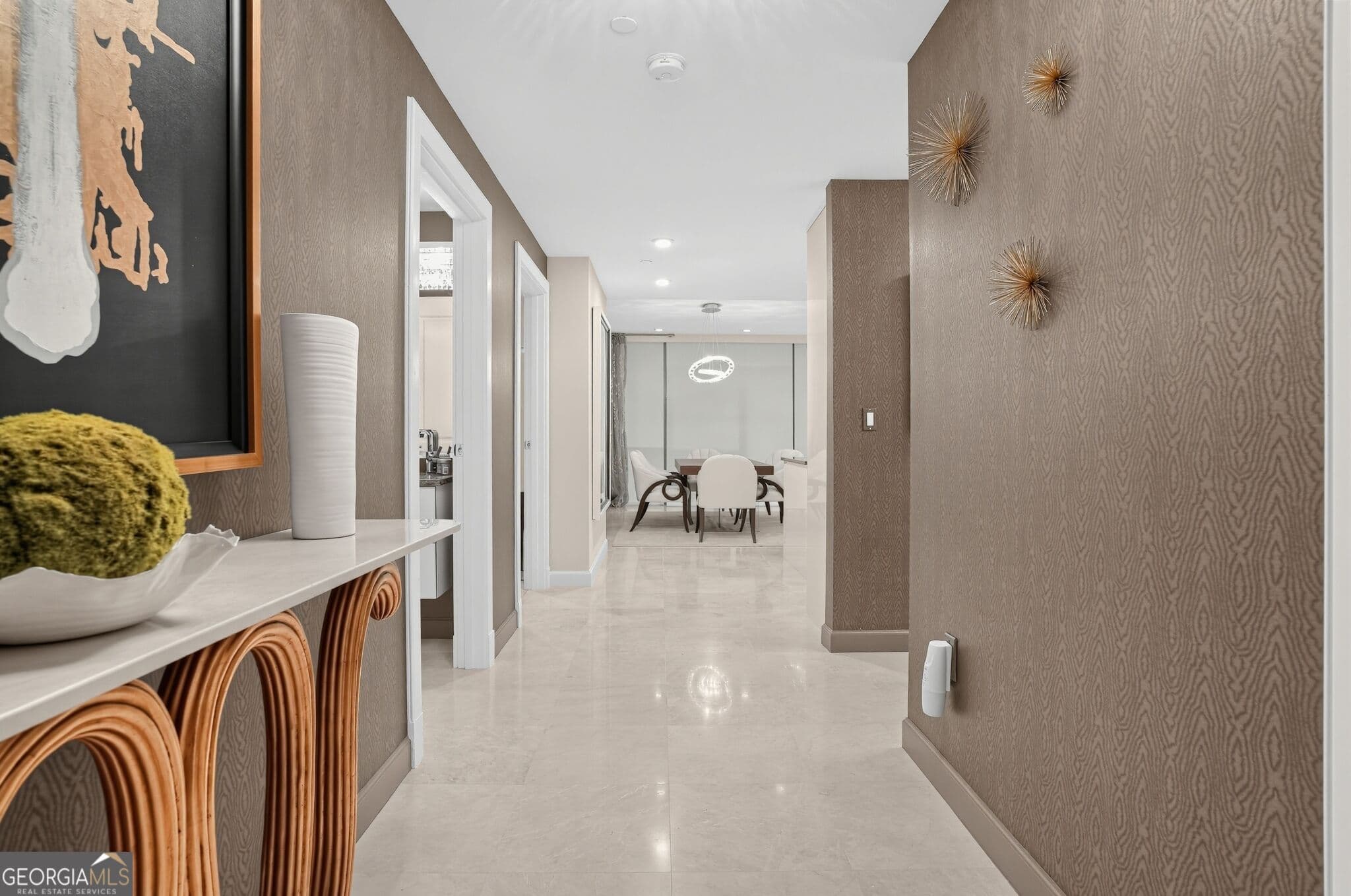2 bedroom, 2.5 bathroom, 1,703 sq ft condominium for rent at 700 Park Regency Place APT 604, Atlanta, GA 30326 for $6,300 a month — photo 8