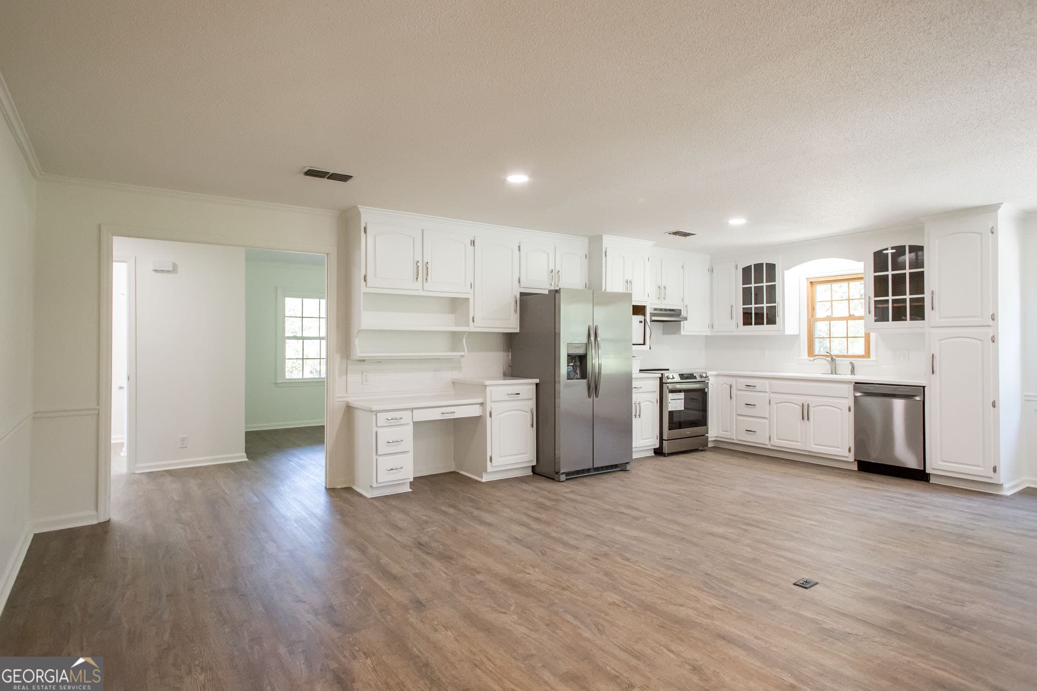 3 bedroom, 2.5 bathroom, 1,814 sq ft single family residence for sale at 110 Briarwood Road, Waycross, GA 31501 — photo 7