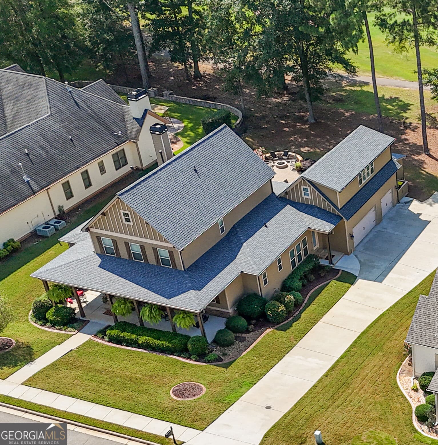 4 bedroom, 4.5 bathroom, 3,943 sq ft single family residence for sale at 193 Fairgreen Trace, Newnan, GA 30265 — photo 4