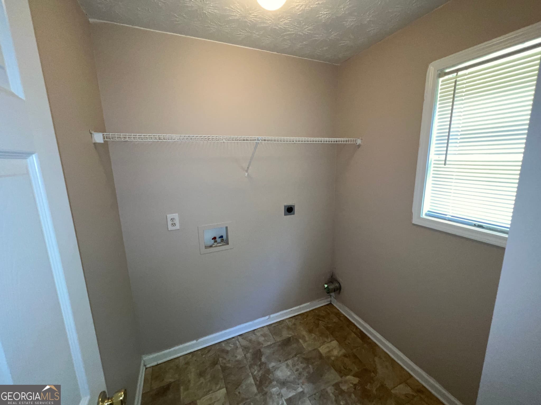 4 bedroom, 2.5 bathroom, 2,452 sq ft single family residence for sale at 3880 Button Gate Court, Lithonia, GA 30038 — photo 10