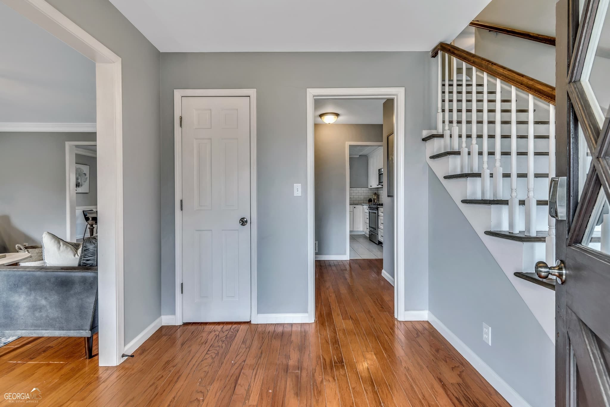 5 bedroom, 3 bathroom, 3,200 sq ft single family residence for rent at 367 Autumn Lane, Smyrna, GA 30082 for $6,400 a month — photo 2