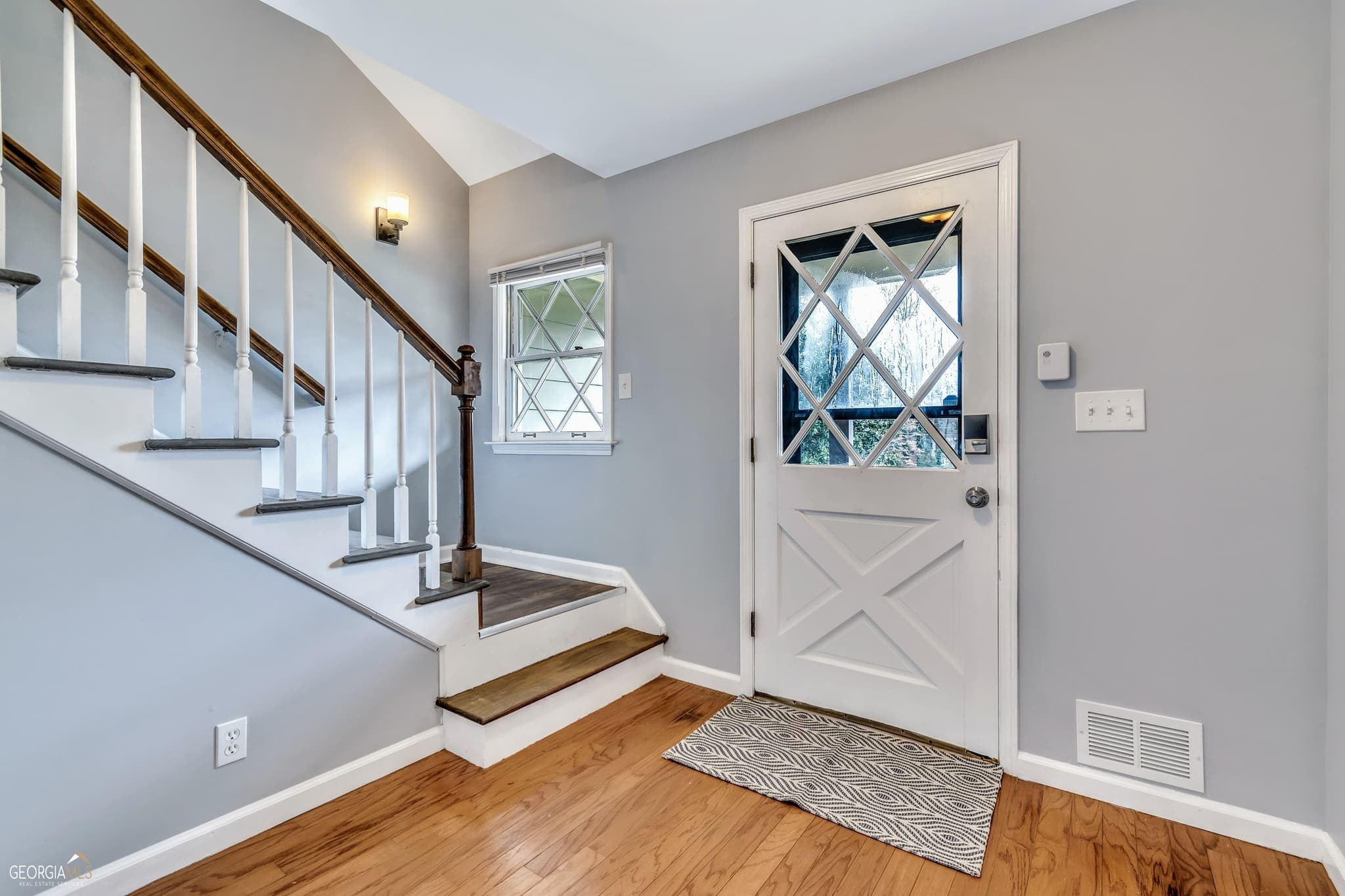 5 bedroom, 3 bathroom, 3,200 sq ft single family residence for rent at 367 Autumn Lane, Smyrna, GA 30082 for $6,400 a month — photo 3