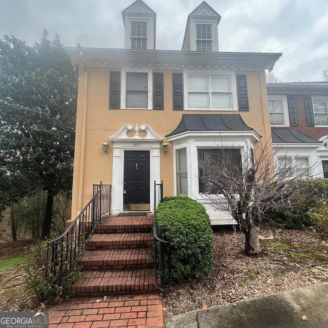 3 bedroom, 3 bathroom townhouse for rent at 200 Brantley Road, Sandy Springs, GA 30350 for $2,850 a month — photo 1 of 14