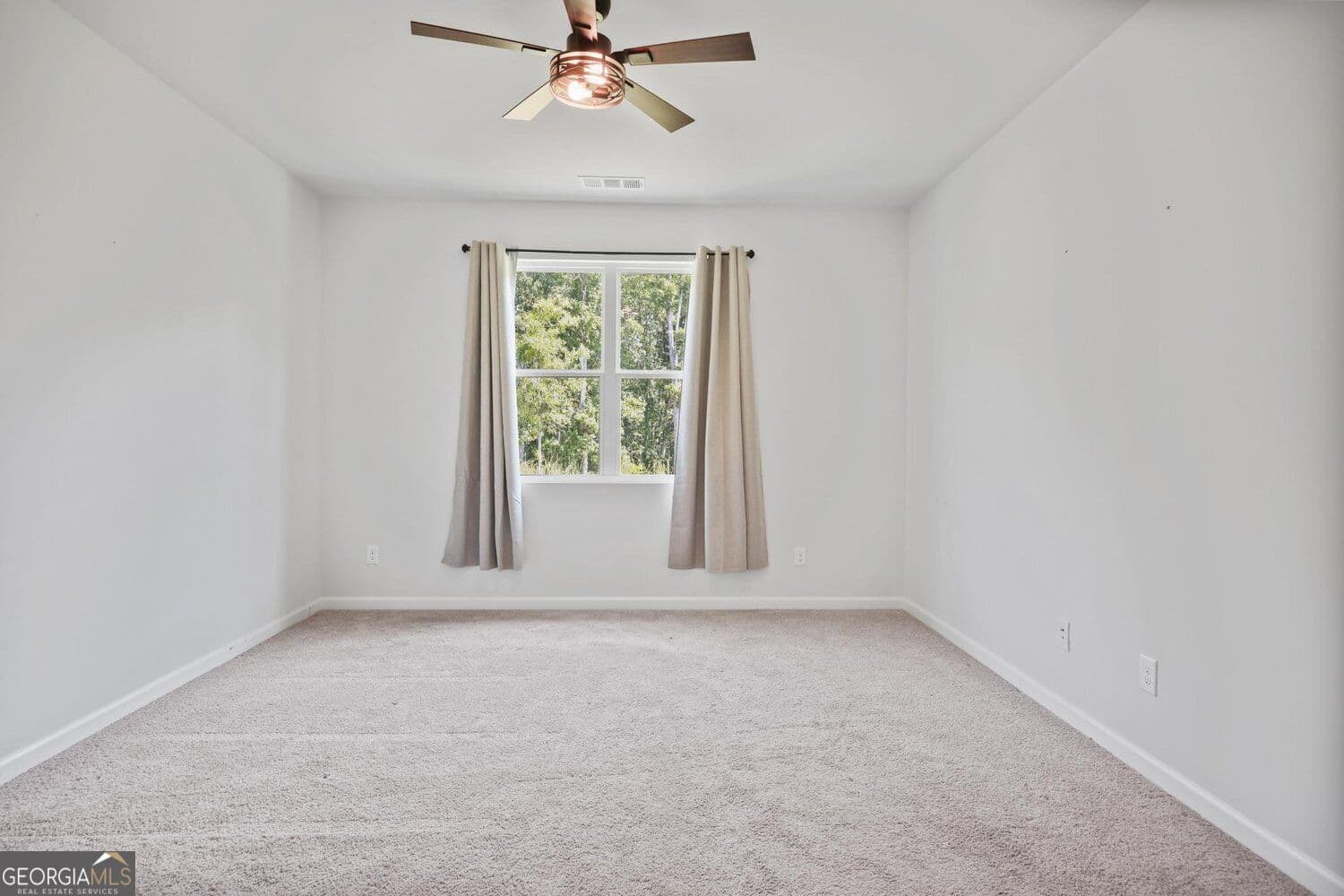 3 bedroom, 2 bathroom, 1,594 sq ft single family residence for sale at 61 Majestic Oak Circle, Dallas, GA 30132 — photo 6