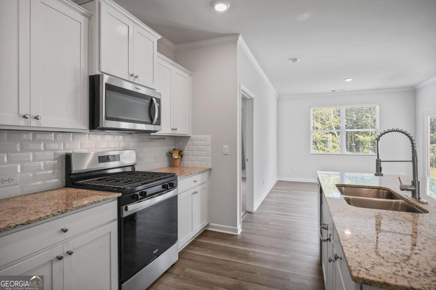 3 bedroom, 2 bathroom, 1,594 sq ft single family residence for sale at 61 Majestic Oak Circle, Dallas, GA 30132 — photo 3