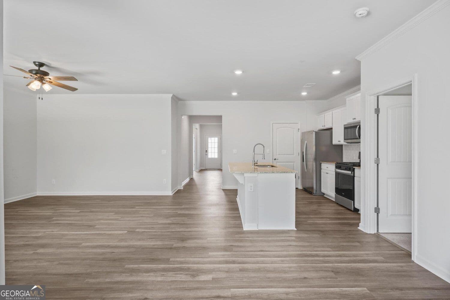 3 bedroom, 2 bathroom, 1,594 sq ft single family residence for sale at 61 Majestic Oak Circle, Dallas, GA 30132 — photo 5