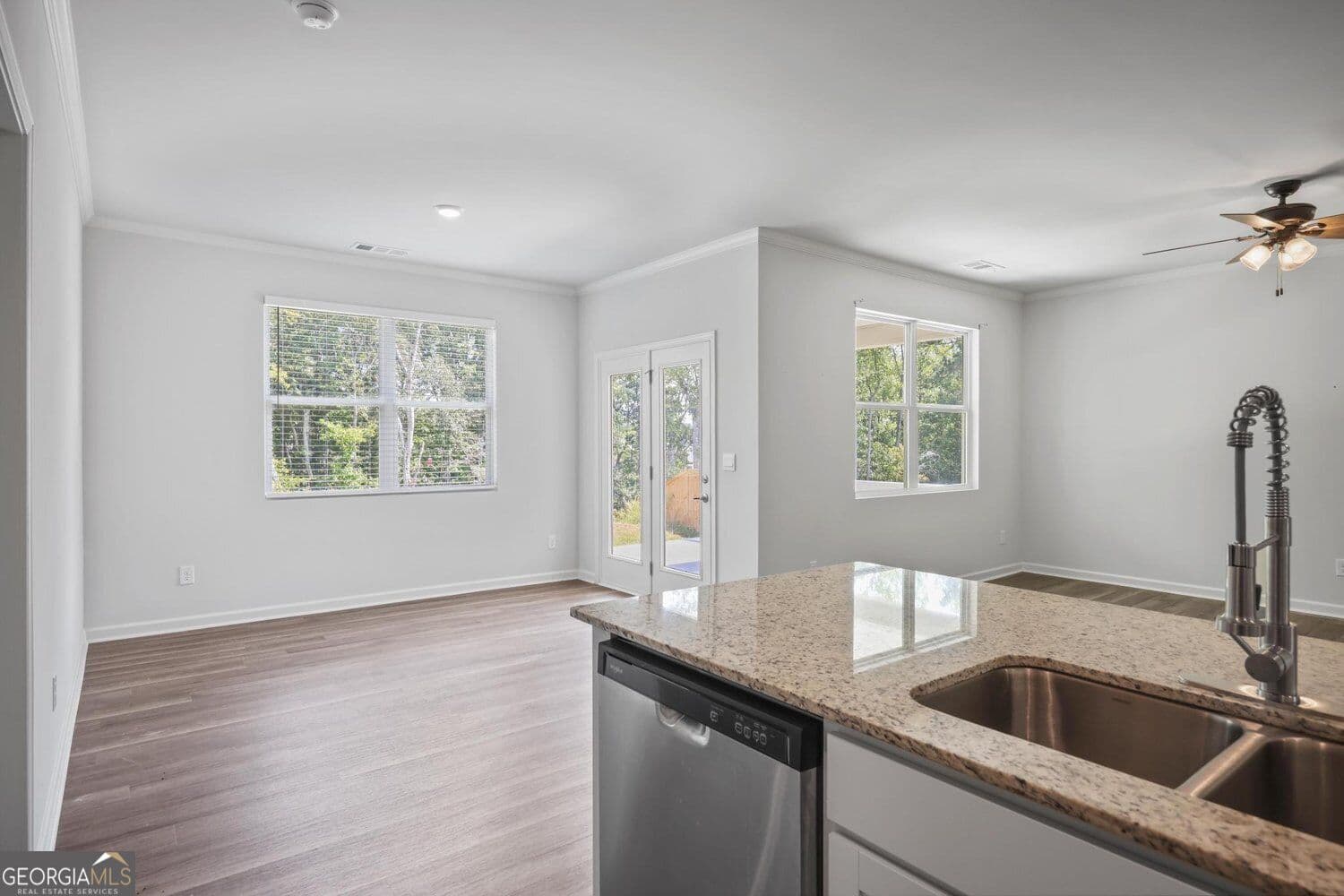 3 bedroom, 2 bathroom, 1,594 sq ft single family residence for sale at 61 Majestic Oak Circle, Dallas, GA 30132 — photo 4