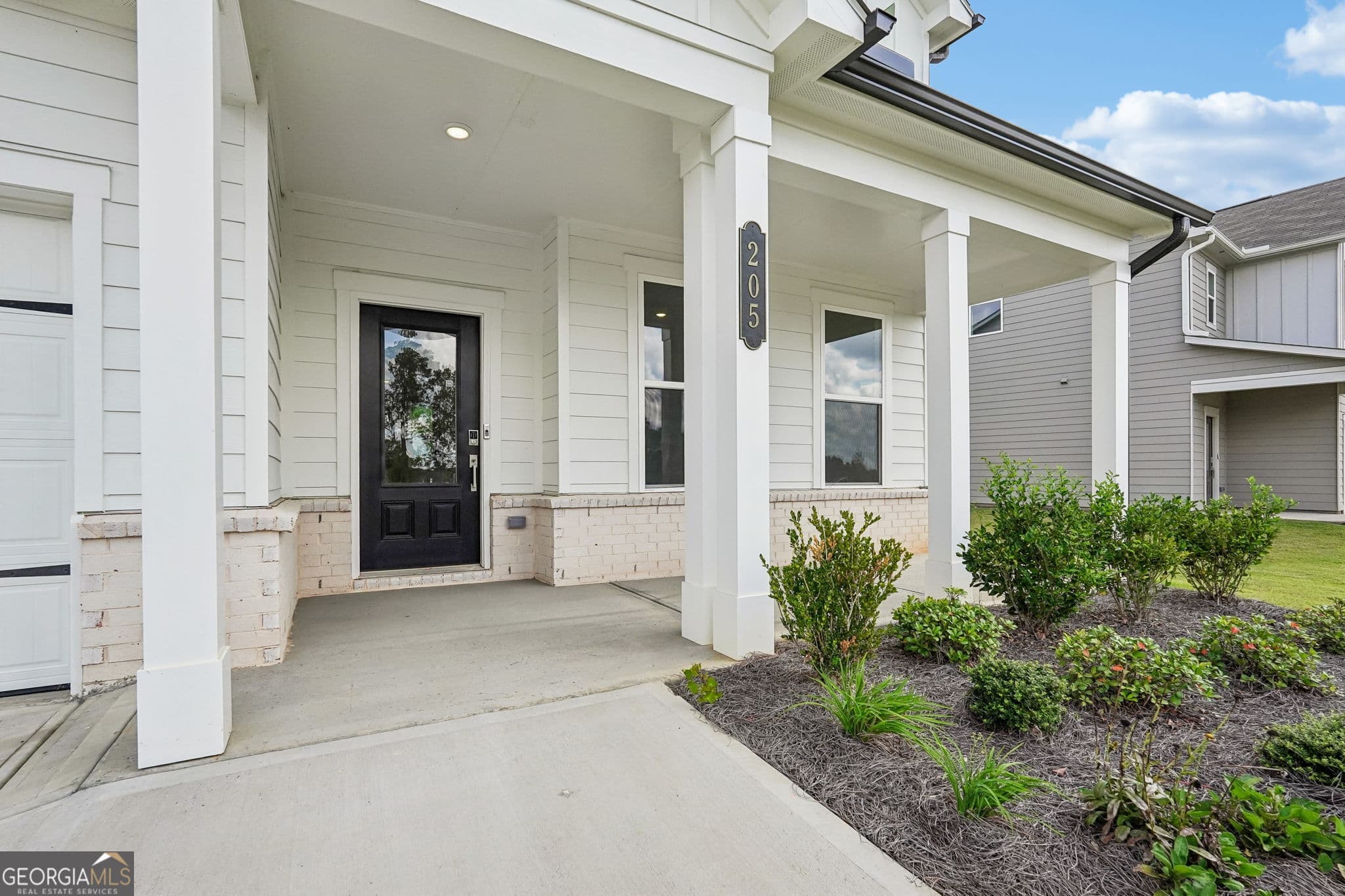 4 bedroom, 2.5 bathroom, 2,507 sq ft single family residence for sale at 205 Groveton Court, Euharlee, GA 30145 — photo 2