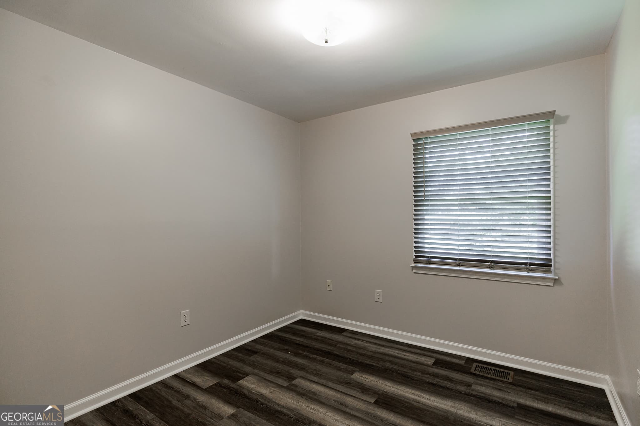 3 bedroom, 1 bathroom, 912 sq ft single family residence for sale at 348 Alberta Drive, Colbert, GA 30628 — photo 9