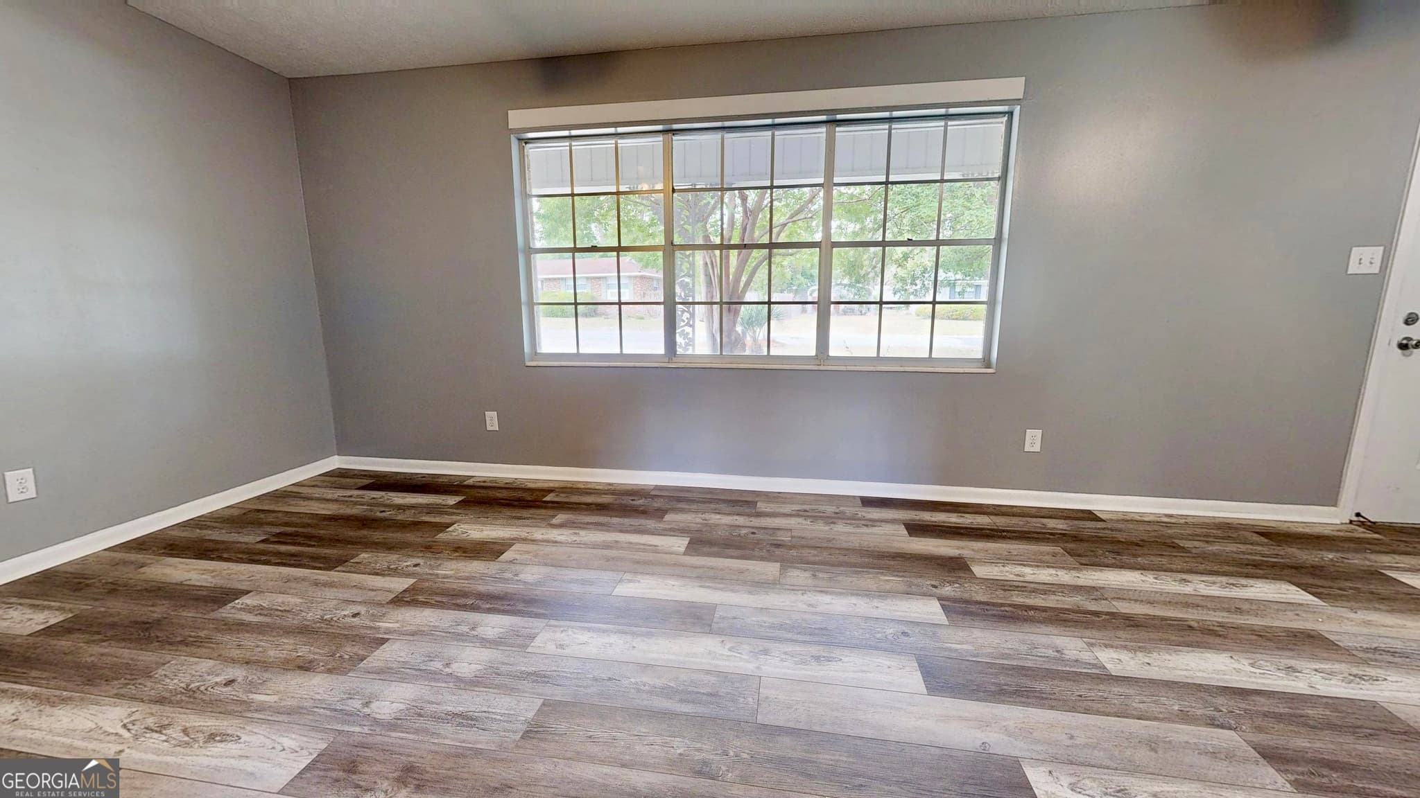 3 bedroom, 2 bathroom, 1,416 sq ft single family residence for sale at 402 Pineview Drive, Waycross, GA 31501 — photo 10