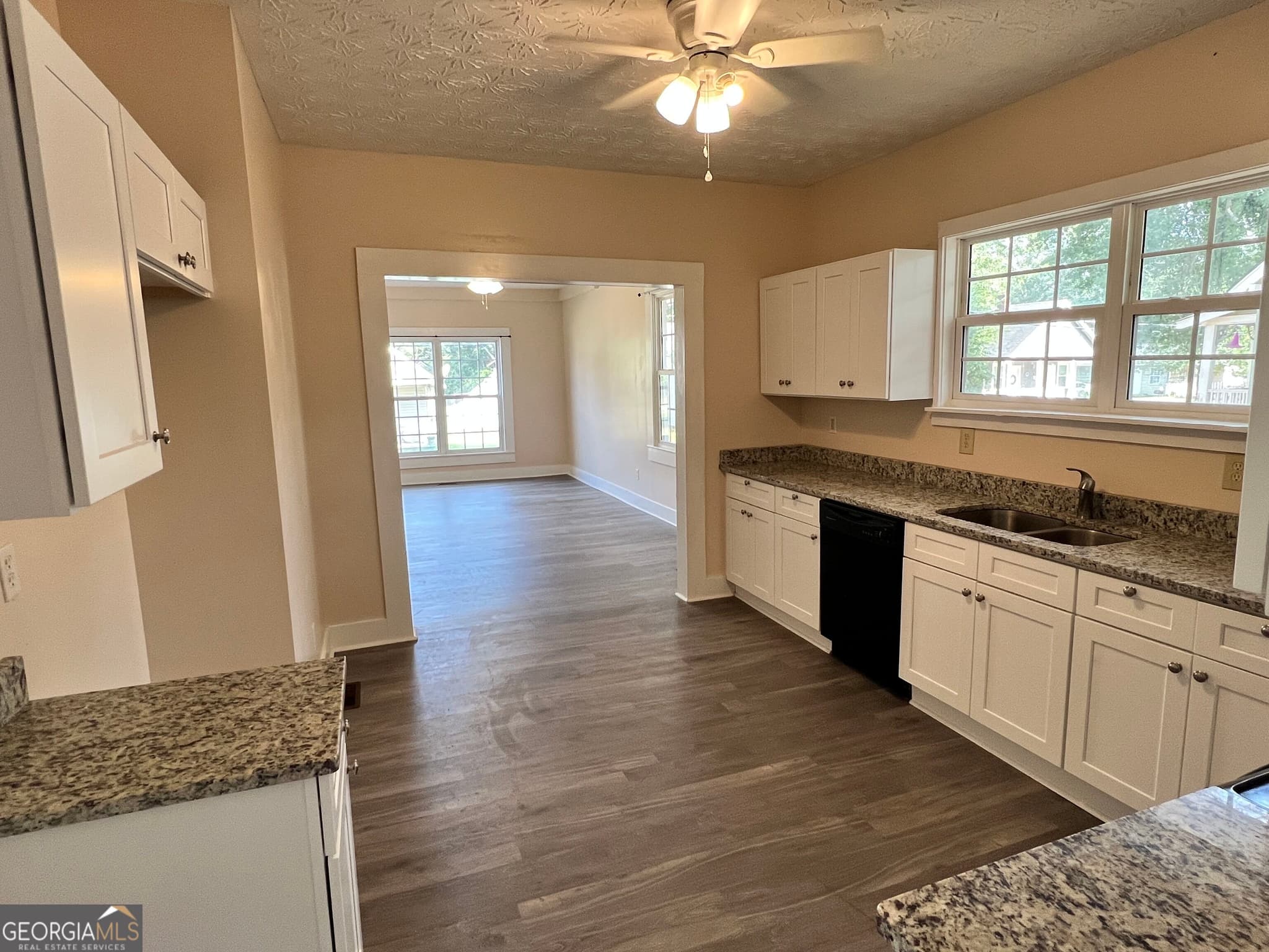 2 bedroom, 2 bathroom, 1,051 sq ft single family residence for sale at 601 Askew Avenue, Hogansville, GA 30230 — photo 6