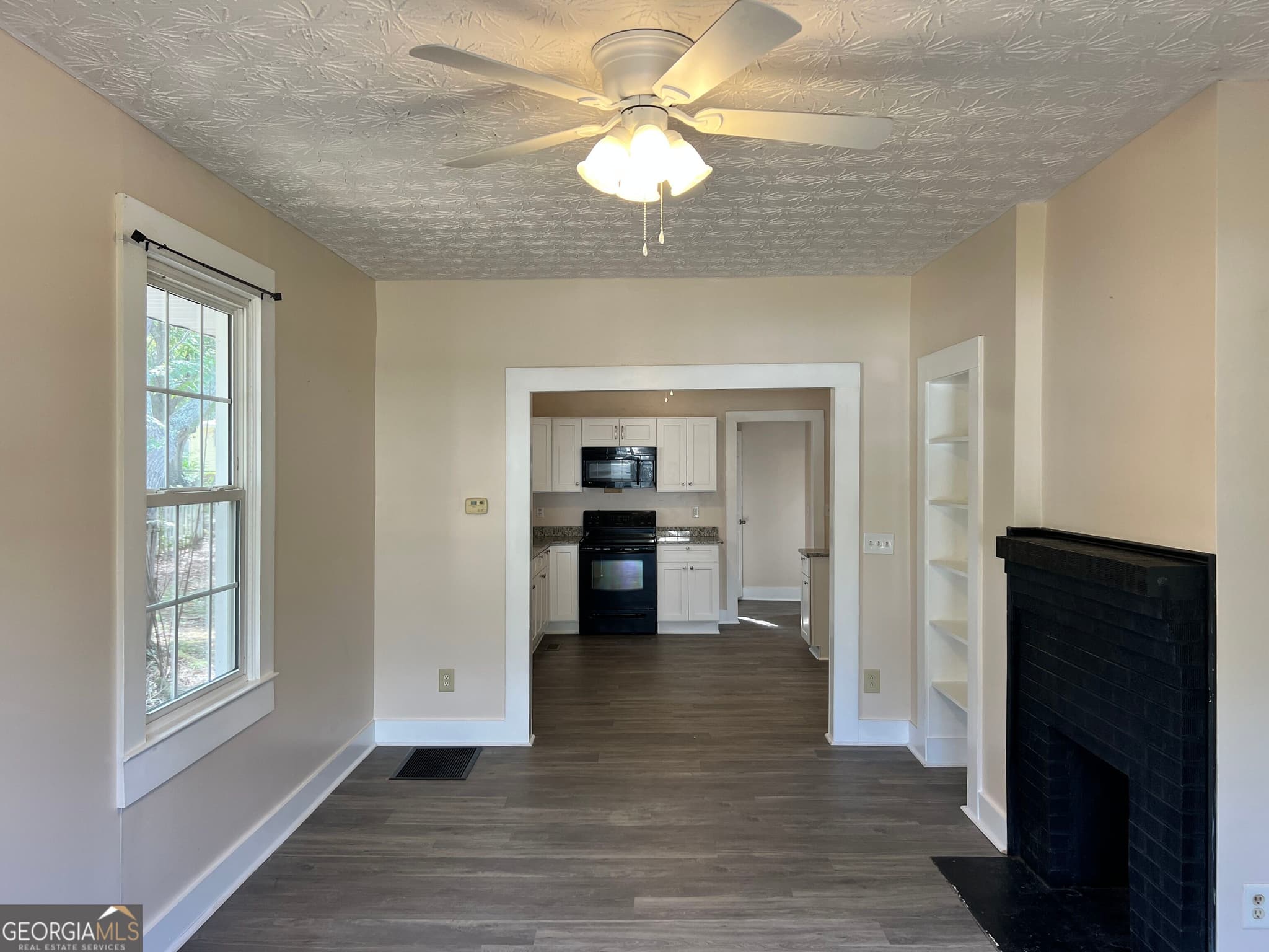 2 bedroom, 2 bathroom, 1,051 sq ft single family residence for sale at 601 Askew Avenue, Hogansville, GA 30230 — photo 3