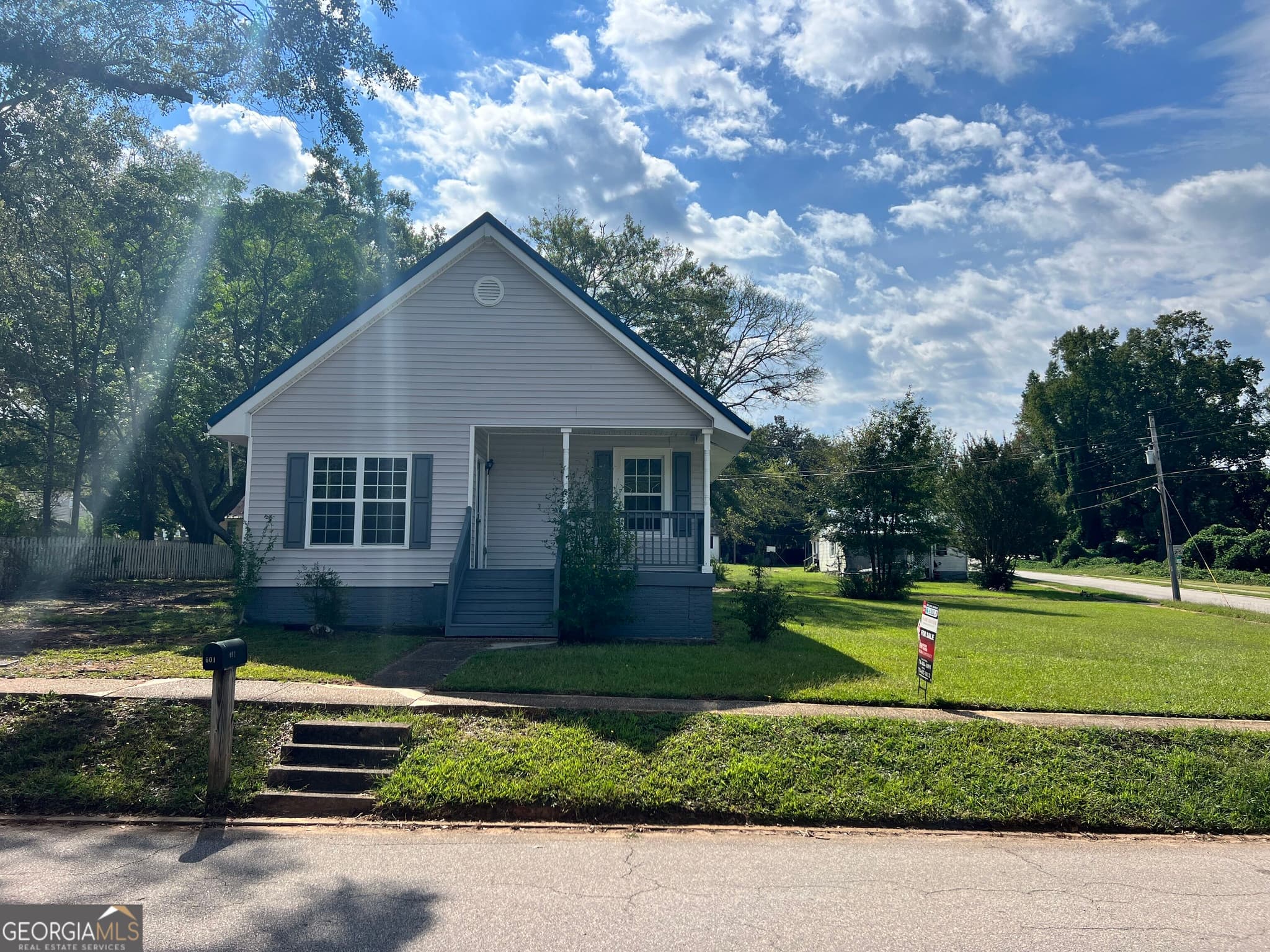 2 bedroom, 2 bathroom, 1,051 sq ft single family residence for sale at 601 Askew Avenue, Hogansville, GA 30230