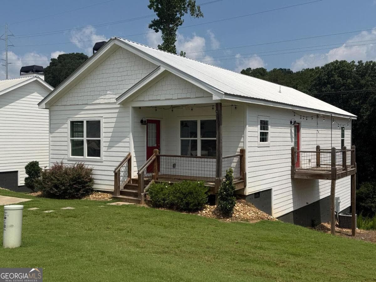 3 bedroom, 2 bathroom single family residence for rent at 519 Liberty Park Drive, Gainesville, GA 30501 for $1,895 a month