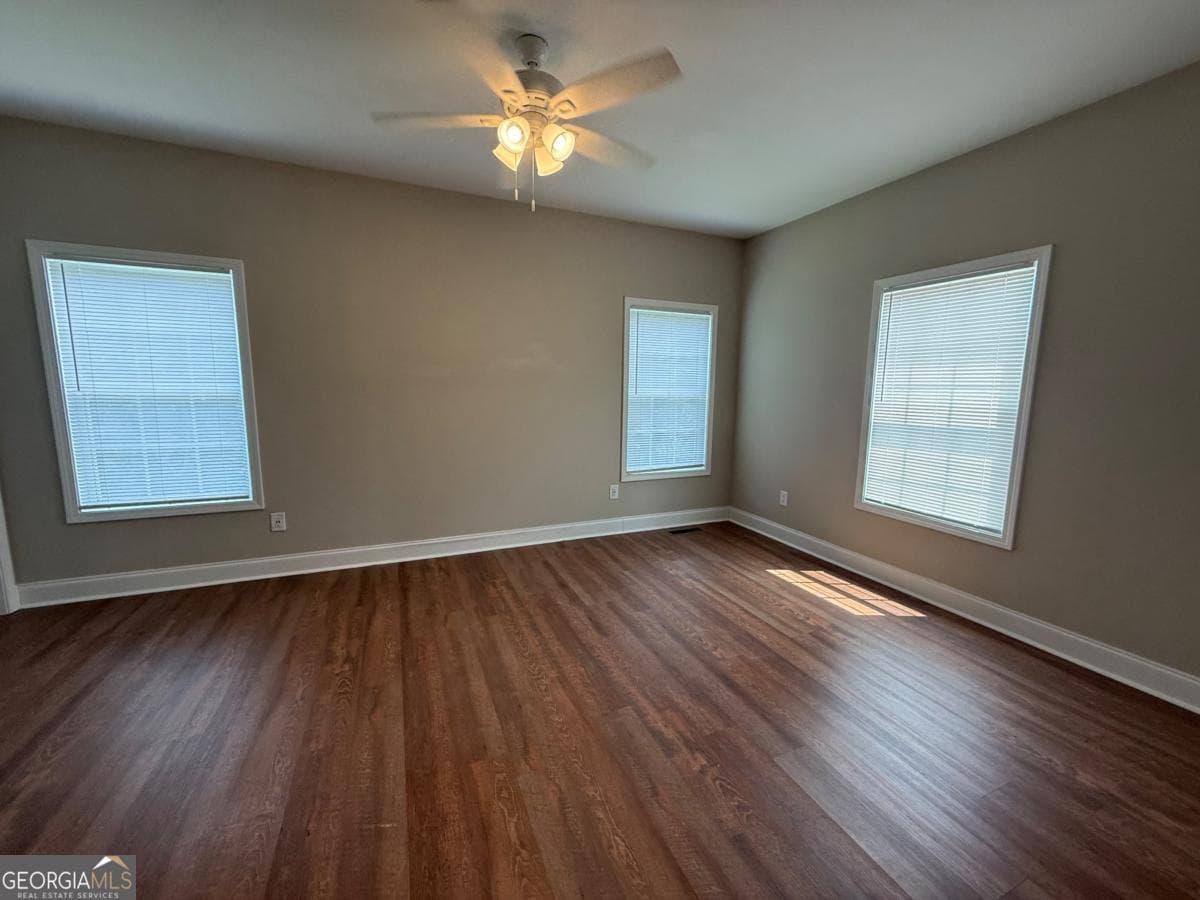 3 bedroom, 2 bathroom single family residence for rent at 519 Liberty Park Drive, Gainesville, GA 30501 for $1,895 a month — photo 5