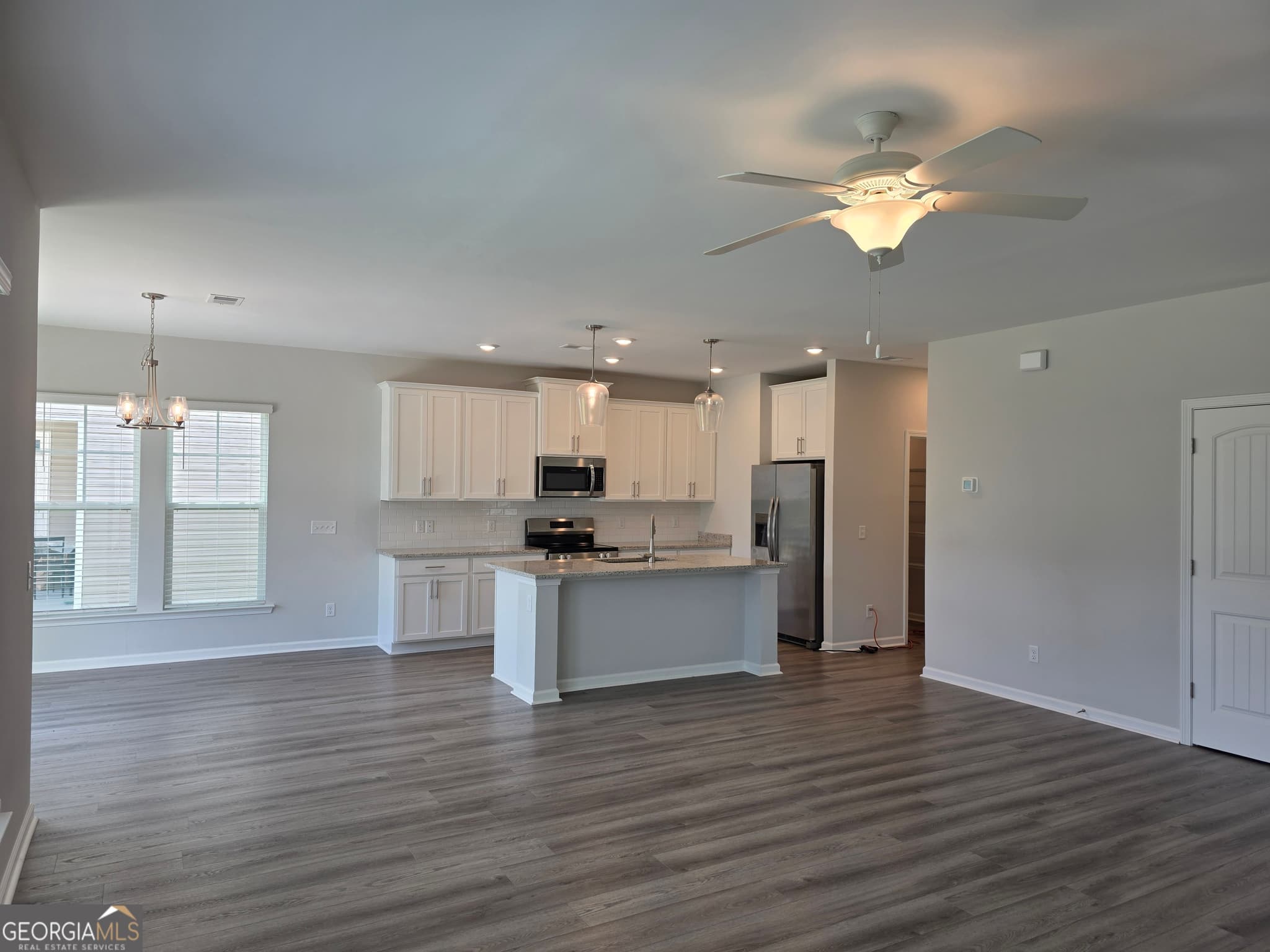 4 bedroom, 2.5 bathroom, 2,040 sq ft single family residence for rent at 27 Ashmont Street, Savannah, GA 31407 for $2,200 a month — photo 6