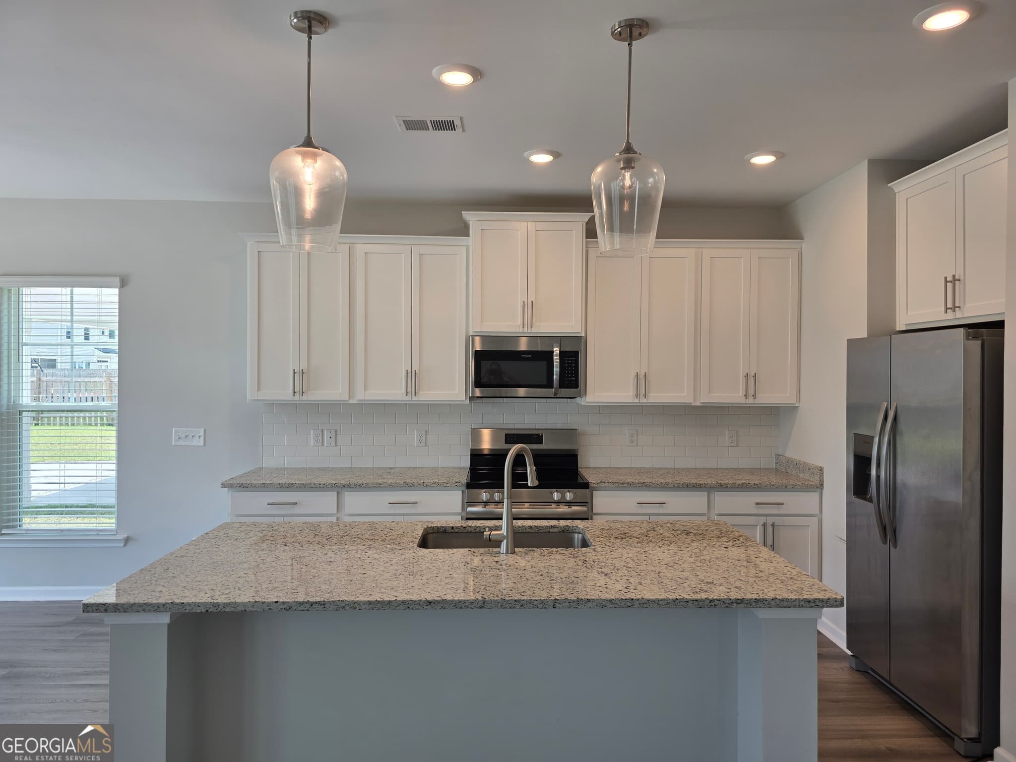 4 bedroom, 2.5 bathroom, 2,040 sq ft single family residence for rent at 27 Ashmont Street, Savannah, GA 31407 for $2,200 a month — photo 7