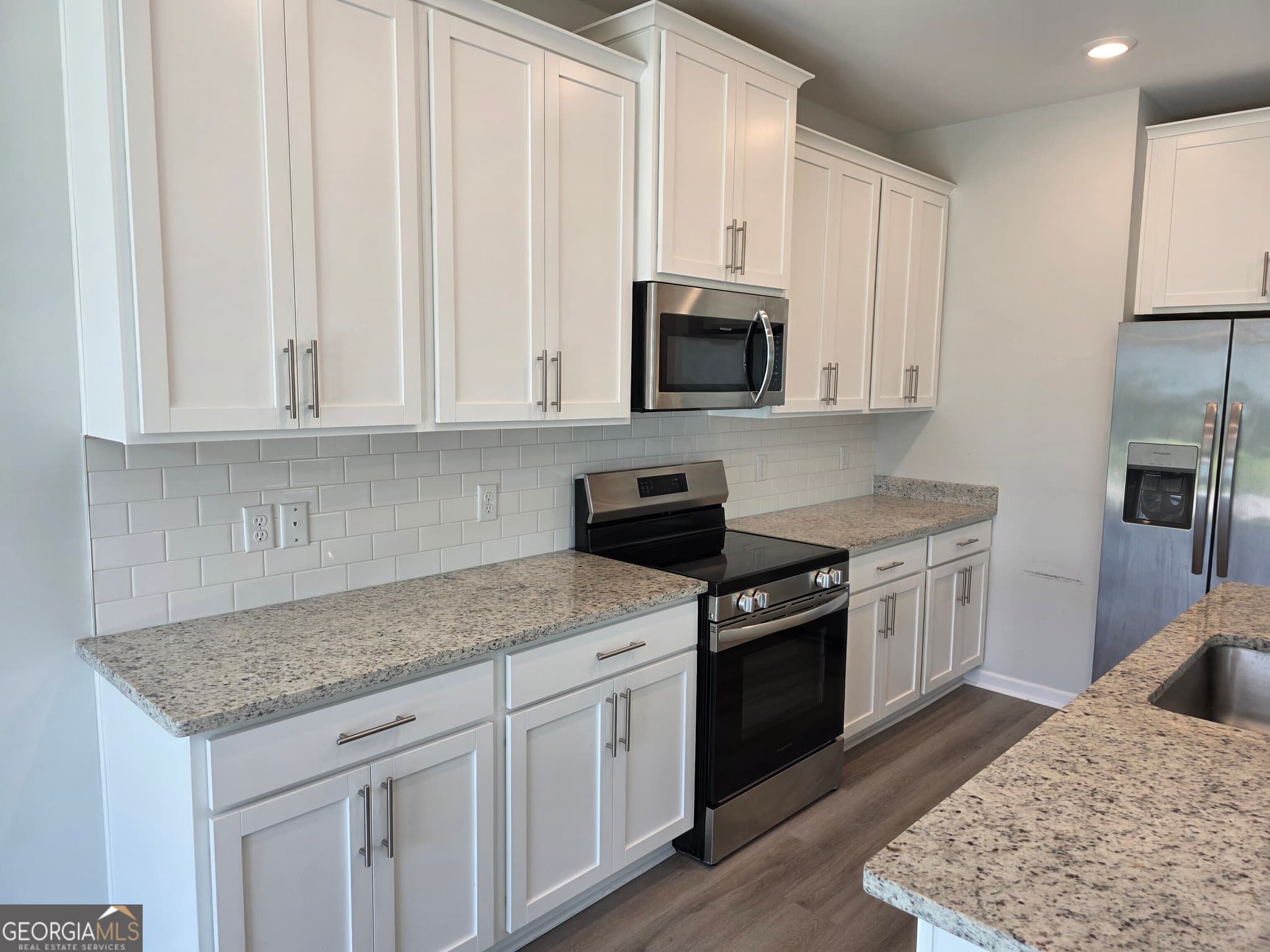 4 bedroom, 2.5 bathroom, 2,040 sq ft single family residence for rent at 27 Ashmont Street, Savannah, GA 31407 for $2,200 a month — photo 9
