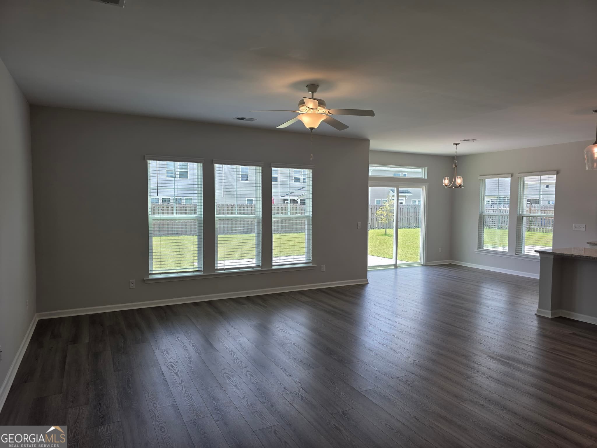 4 bedroom, 2.5 bathroom, 2,040 sq ft single family residence for rent at 27 Ashmont Street, Savannah, GA 31407 for $2,200 a month — photo 4