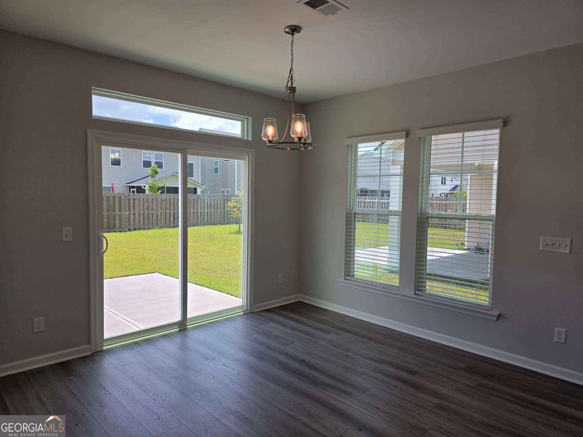 4 bedroom, 2.5 bathroom, 2,040 sq ft single family residence for rent at 27 Ashmont Street, Savannah, GA 31407 for $2,200 a month — photo 8