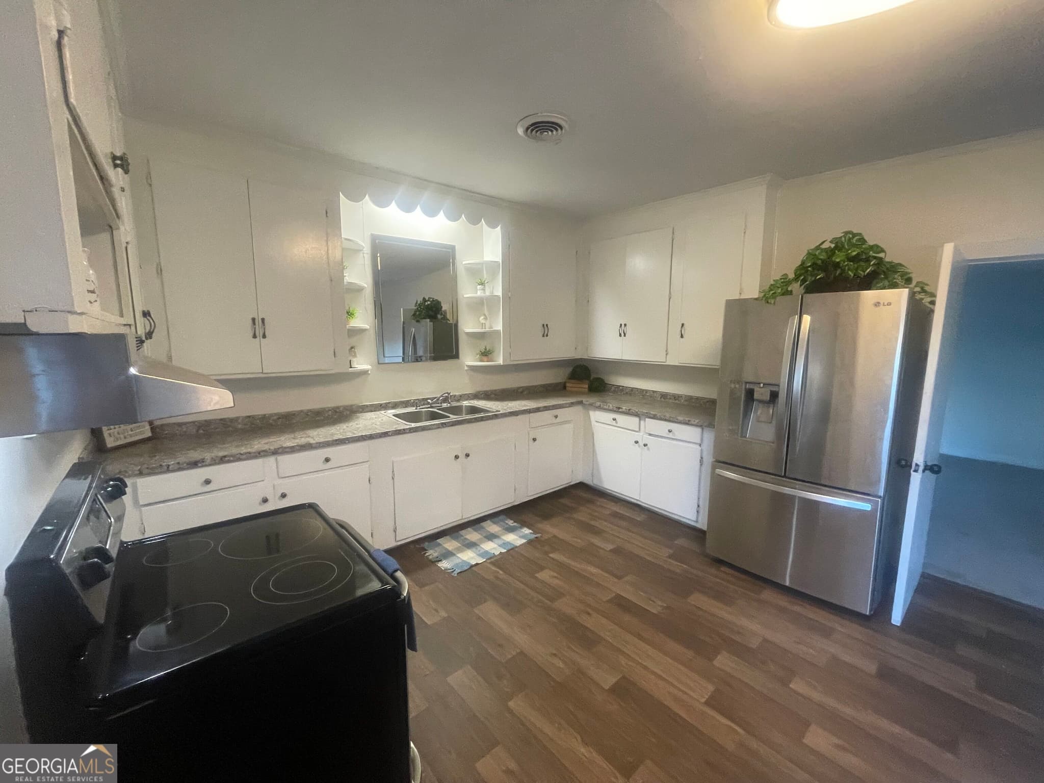 3 bedroom, 2 bathroom, 1,801 sq ft single family residence for sale at 426 Salem Road, Thomson, GA 30824 — photo 6