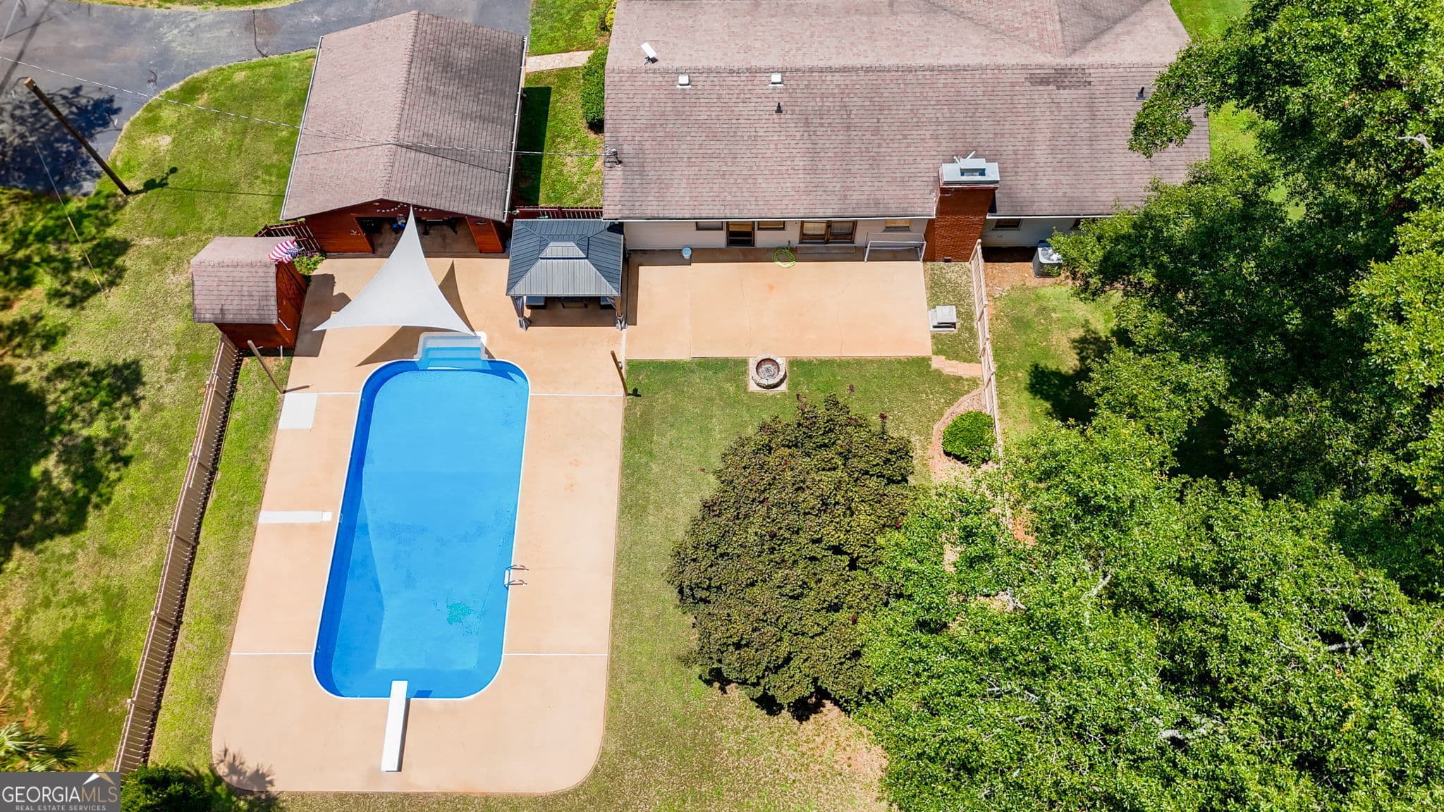4 bedroom, 3 bathroom, 2,238 sq ft single family residence under contract at 1793 Trice Cemetery Road, Thomaston, GA 30286 — photo 6