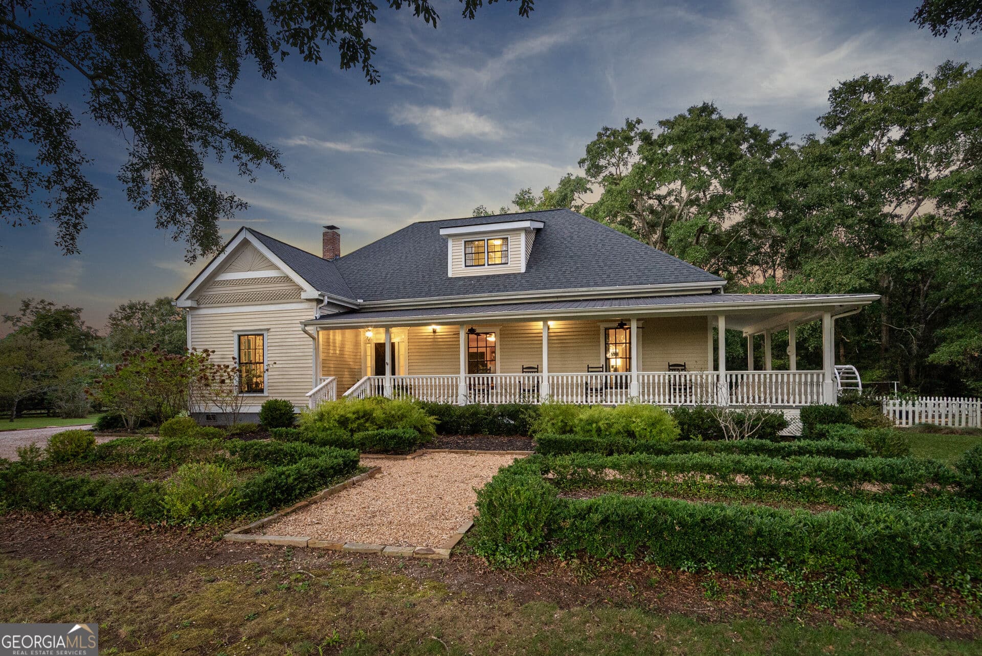 3 bedroom, 2.5 bathroom, 2,921 sq ft single family residence for sale at 3905 Prospect Road, Rutledge, GA 30663