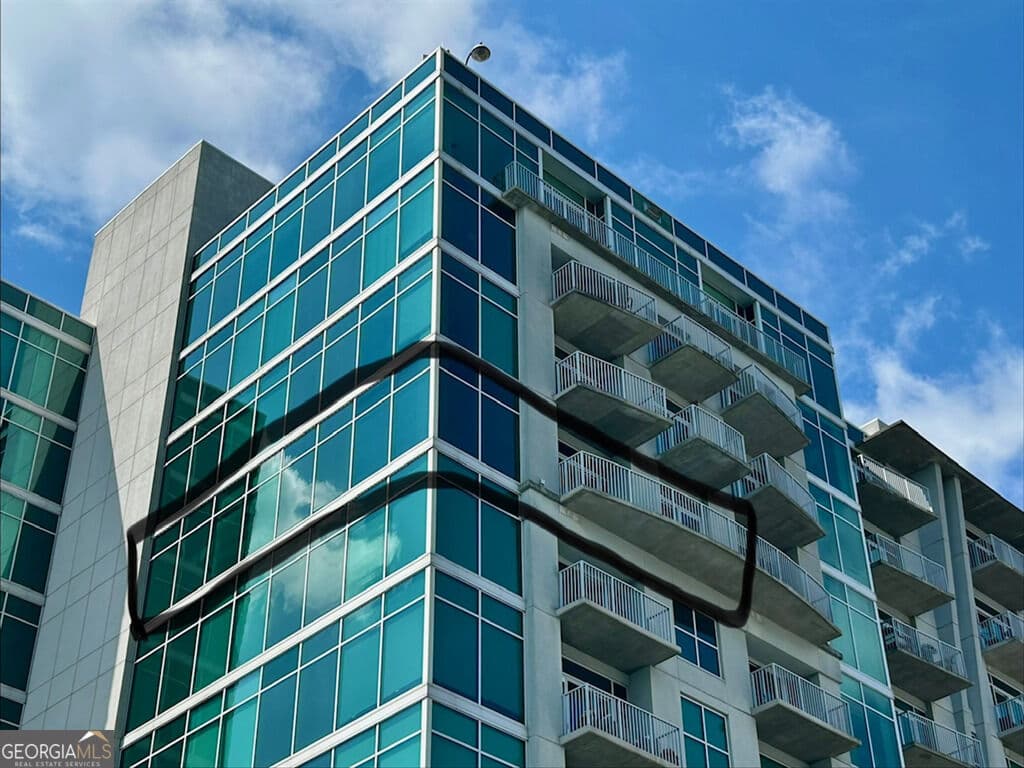 2 bedroom, 2 bathroom, 1,056 sq ft condominium for sale at 250 Pharr Road APT 1801, Atlanta, GA 30305 — photo 4