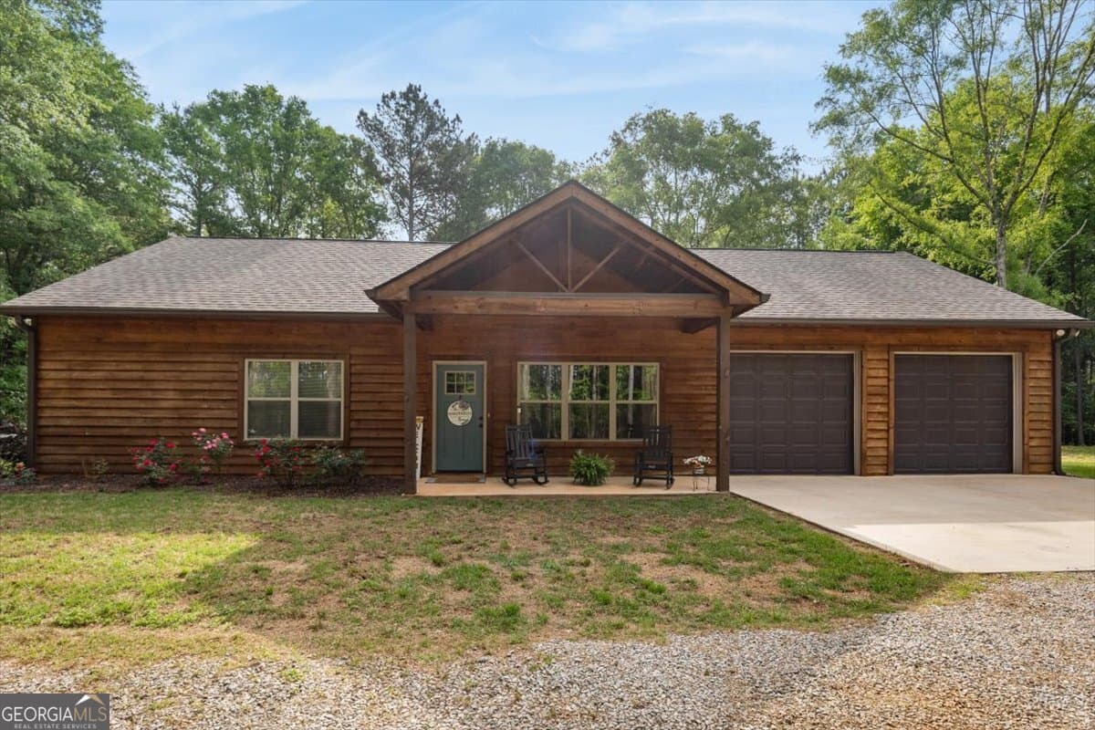 2 bedroom, 2 bathroom, 1,240 sq ft single family residence sold at 3800 Concord Road, Newborn, GA 30056