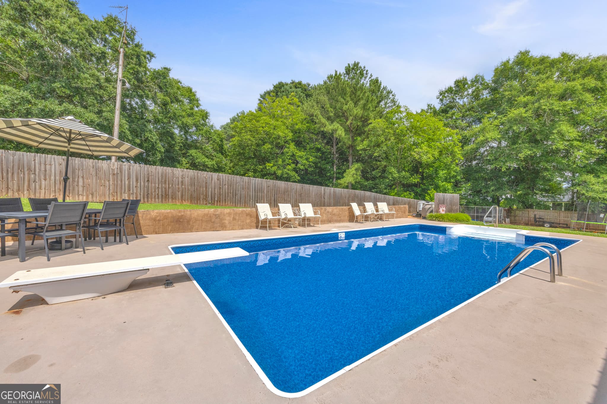 3 bedroom, 2 bathroom, 1,856 sq ft single family residence for sale at 1258 Old Beacon Light Road, Hartwell, GA 30643 — photo 3