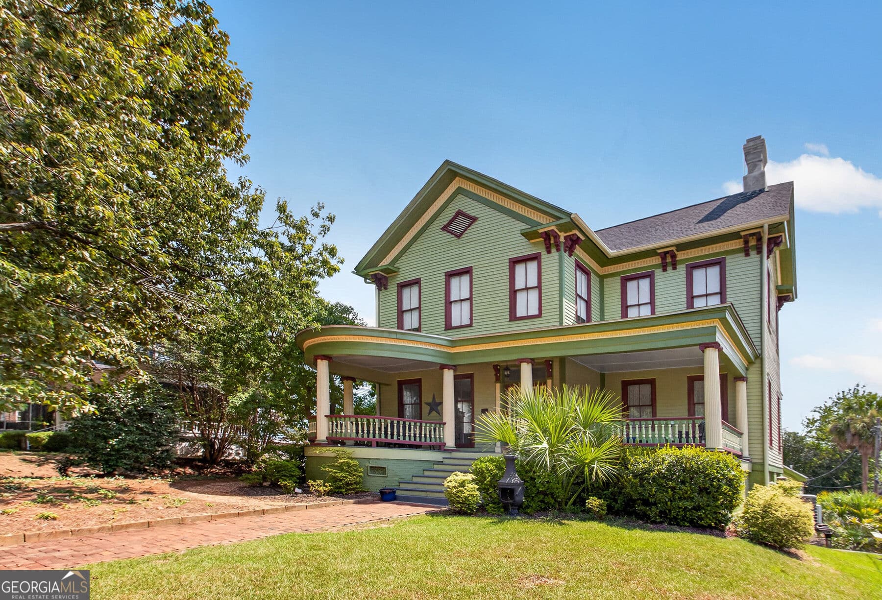 4 bedroom, 3 bathroom, 3,168 sq ft single family residence for sale at 676 College Street, Macon, GA 31201 — photo 1 of 42