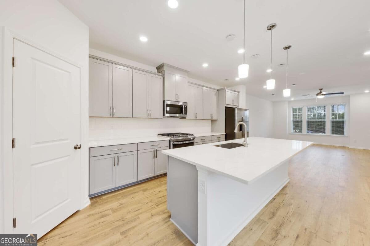 4 bedroom, 3.5 bathroom, 2,430 sq ft townhouse for rent at 1268 Berwyn Way 1268, Suwanee, GA 30024 for $3,295 a month — photo 2