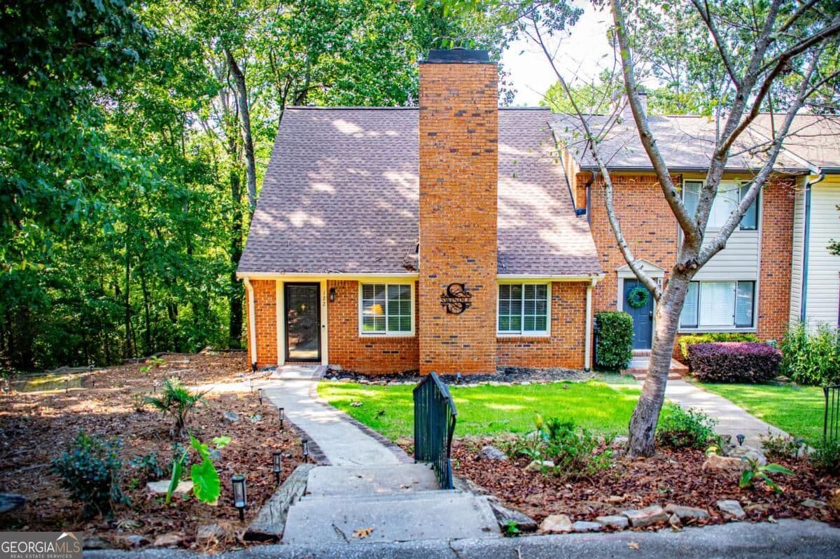 3 bedroom, 2 bathroom, 2,302 sq ft single family residence for sale at 122 Mill Stream, Carrollton, GA 30117 — photo 3