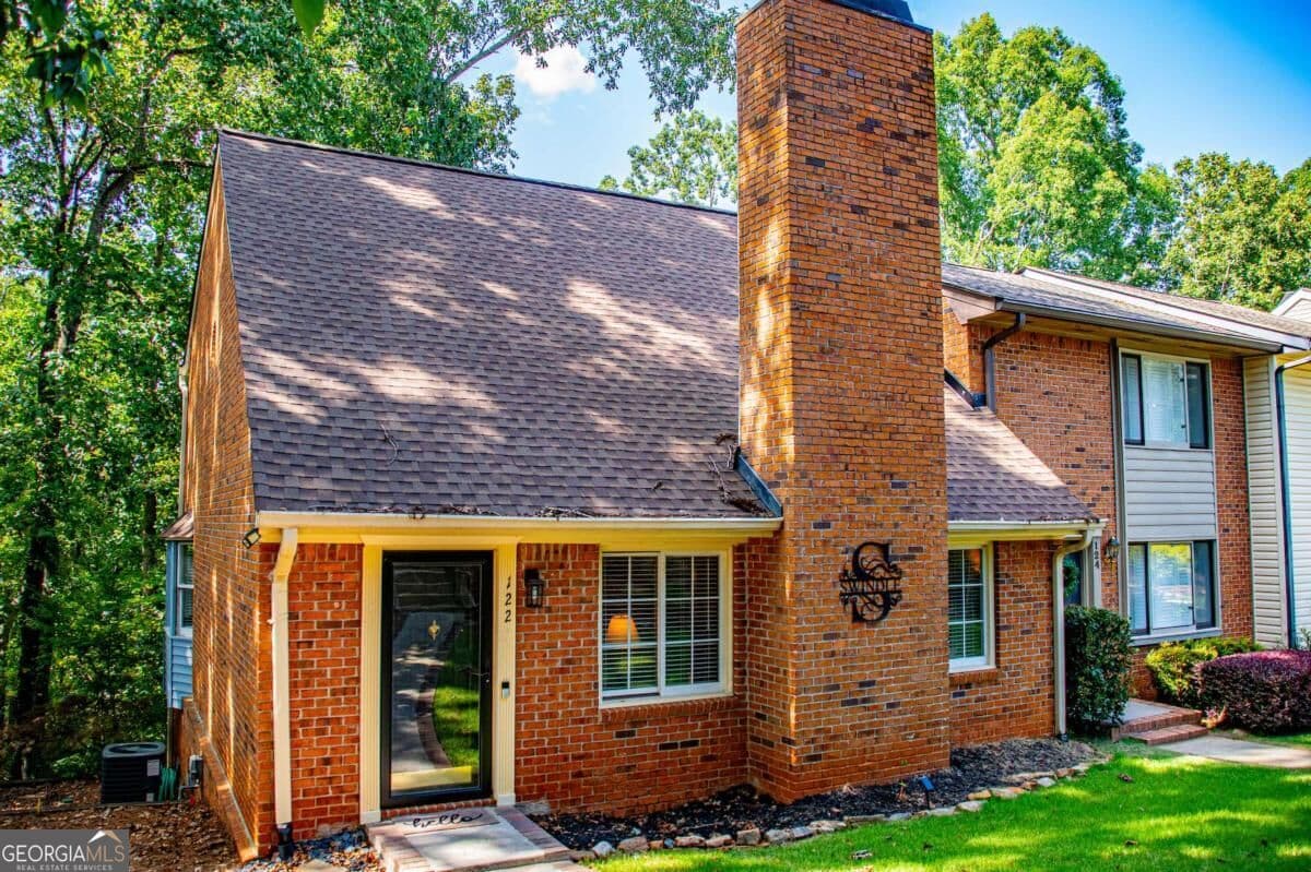 3 bedroom, 2 bathroom, 2,302 sq ft single family residence for sale at 122 Mill Stream, Carrollton, GA 30117 — photo 5