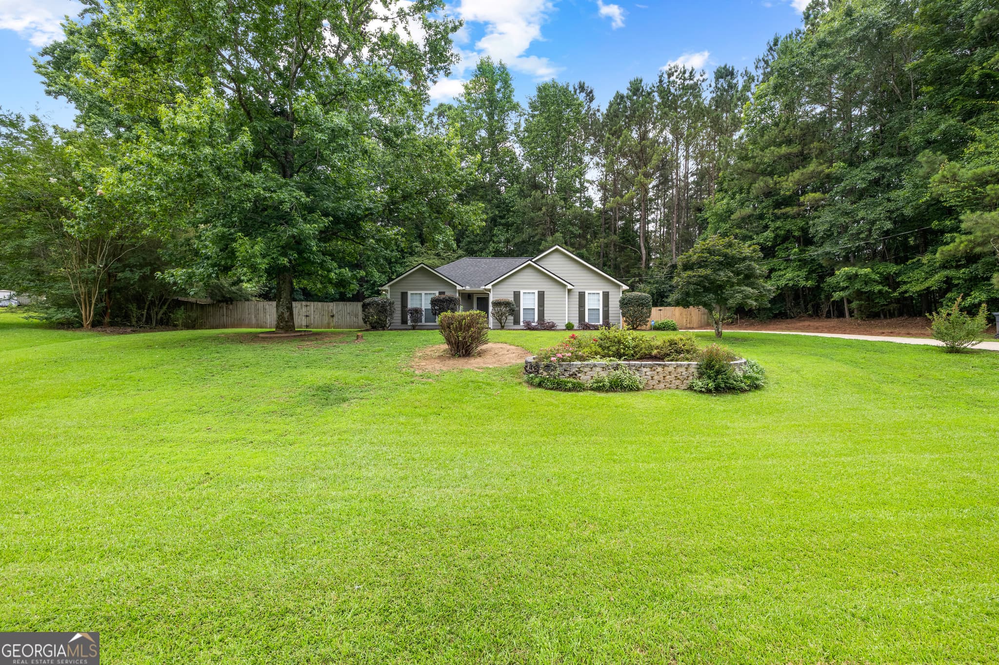 3 bedroom, 2 bathroom, 1,357 sq ft single family residence sold at 100 Colorado Court, Lagrange, GA 30240