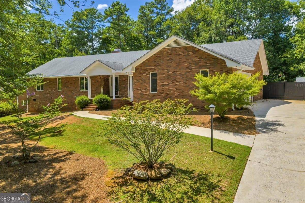 298 Lakeridge Court, Macon, GA 31211 — most recent listing photo