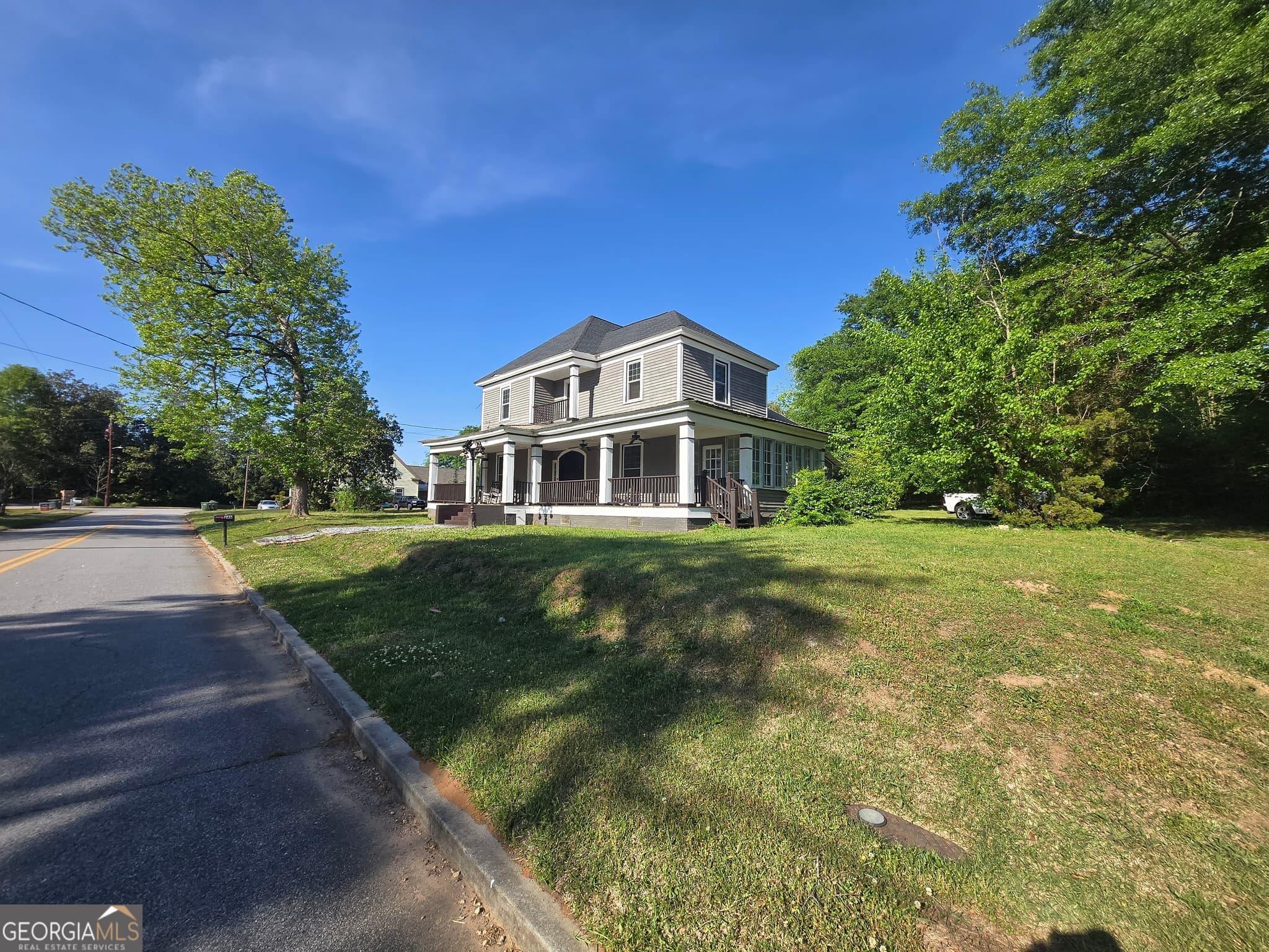 4 bedroom, 2.5 bathroom, 3,872 sq ft single family residence for sale at 246 Newnan Street, Franklin, GA 30217 — photo 2