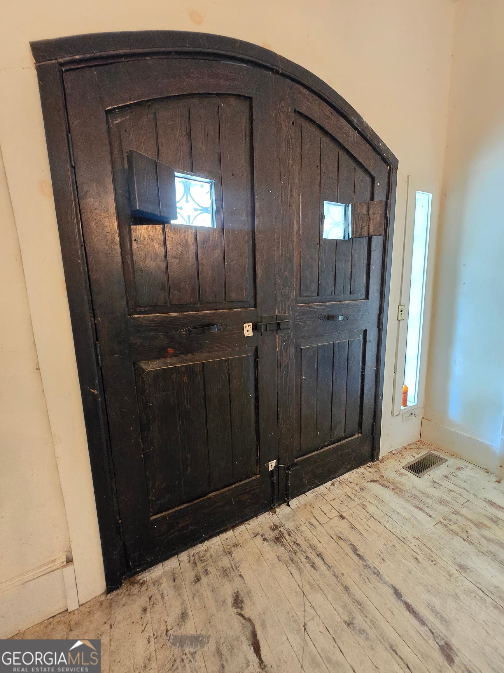 4 bedroom, 2.5 bathroom, 3,872 sq ft single family residence for sale at 246 Newnan Street, Franklin, GA 30217 — photo 6