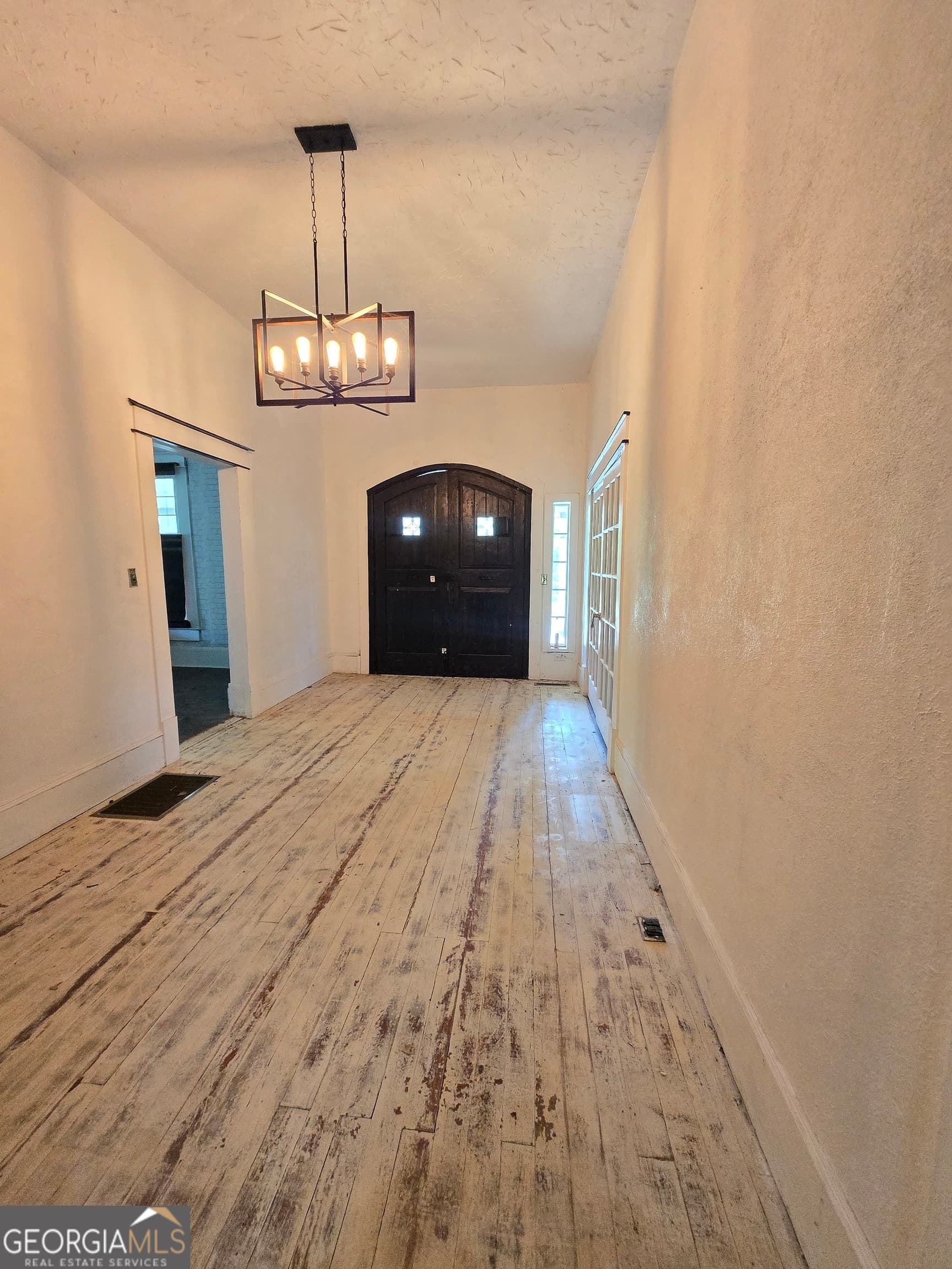 4 bedroom, 2.5 bathroom, 3,872 sq ft single family residence for sale at 246 Newnan Street, Franklin, GA 30217 — photo 5