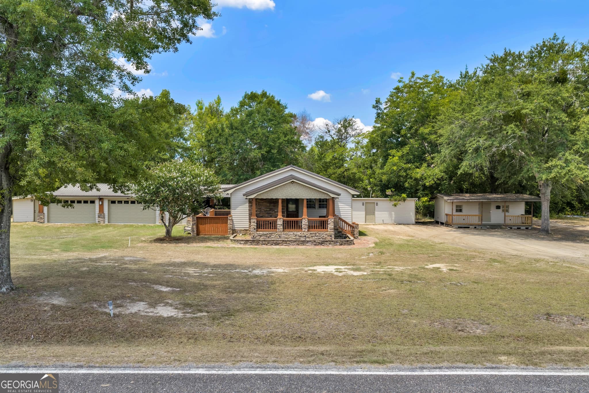 4 bedroom, 5 bathroom single family residence for sale at 719 Ben Brantley Road, Dublin, GA 31021 — photo 2