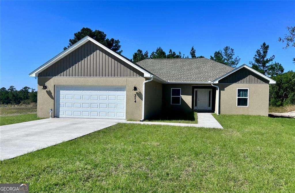 3 bedroom, 2 bathroom, 1,979 sq ft single family residence for sale at 254 Satilla Sands Drive, Waynesville, GA 31566 — photo 1 of 30