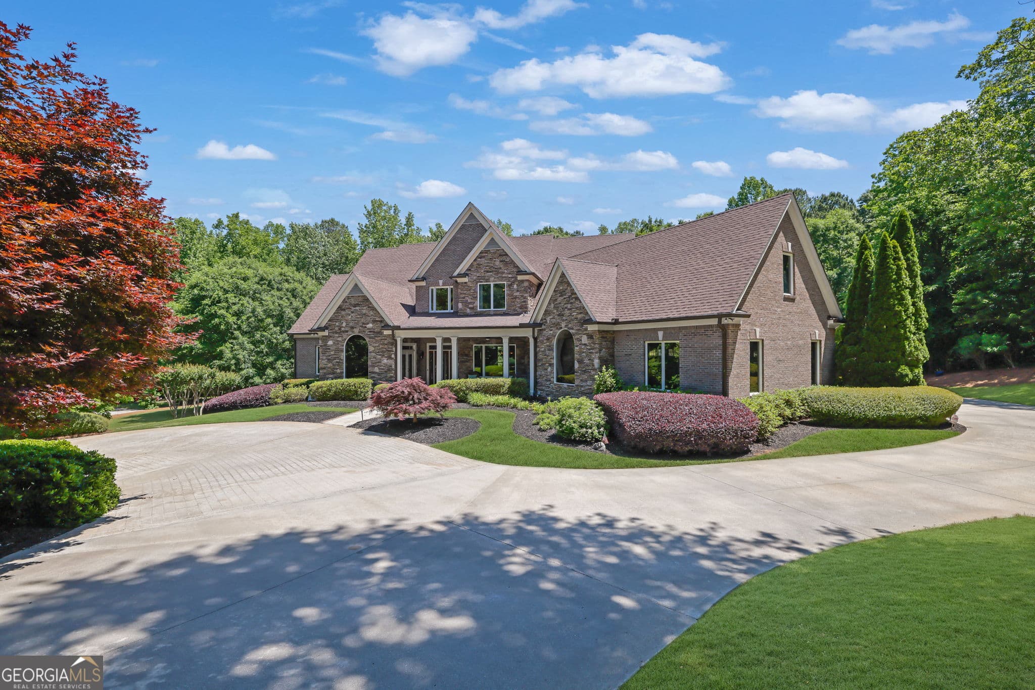 4 bedroom, 5 bathroom, 10,000 sq ft single family residence sold at 300 Edwards Brook Lane, Canton, GA 30115