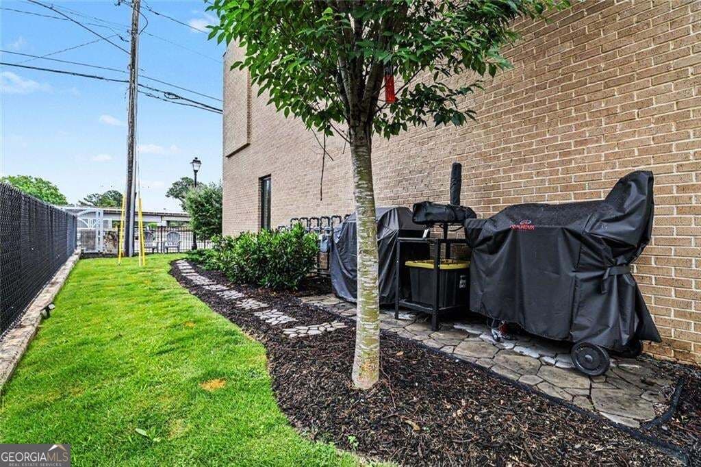 3 bedroom, 3.5 bathroom, 2,349 sq ft townhouse for sale at 2174 NE Bristol Cove, Atlanta, GA 30341 — photo 6