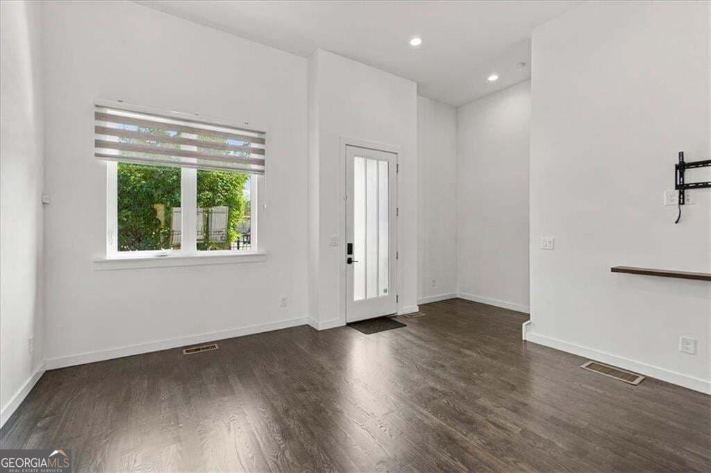 3 bedroom, 3.5 bathroom, 2,349 sq ft townhouse for sale at 2174 NE Bristol Cove, Atlanta, GA 30341 — photo 7