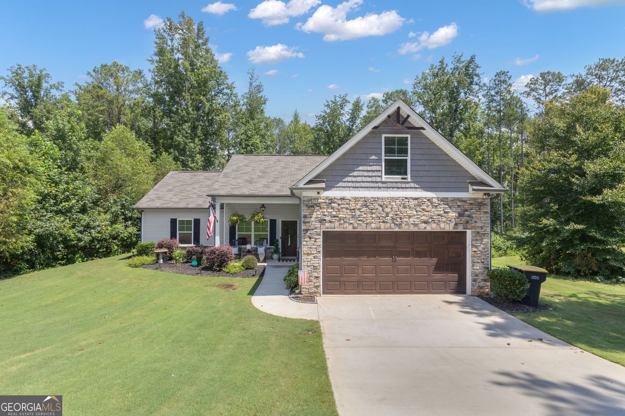 3 bedroom, 2 bathroom, 1,812 sq ft single family residence for sale at 43 Hilltop Place, Newnan, GA 30263 — photo 3