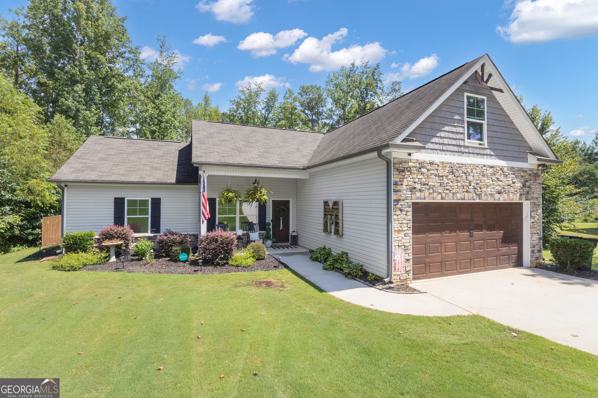 3 bedroom, 2 bathroom, 1,812 sq ft single family residence for sale at 43 Hilltop Place, Newnan, GA 30263 — photo 1 of 60